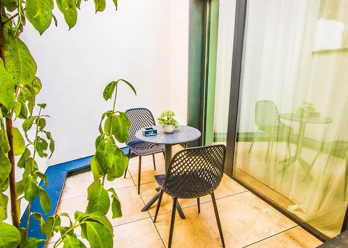 Carol 1 Hotel apartamentowy