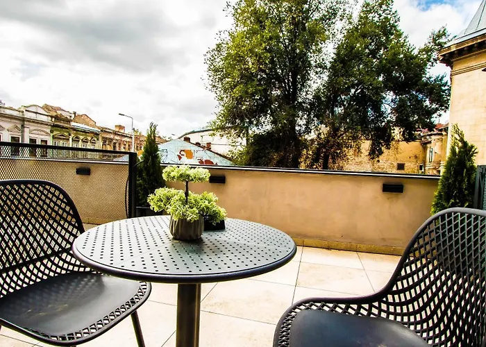 Carol 1 Aparthotel 4*
