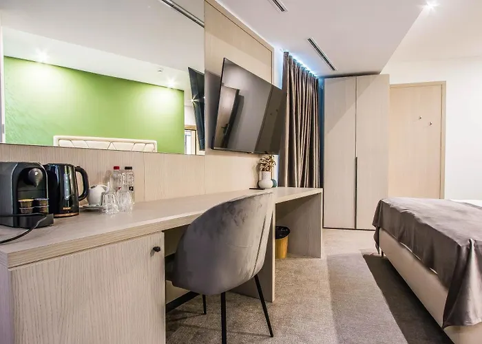Carol 1 Aparthotel