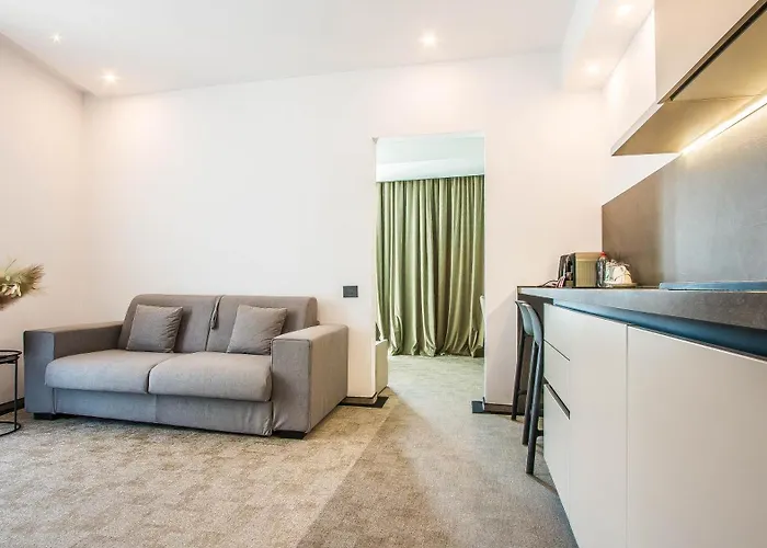 Aparthotel Carol 1
